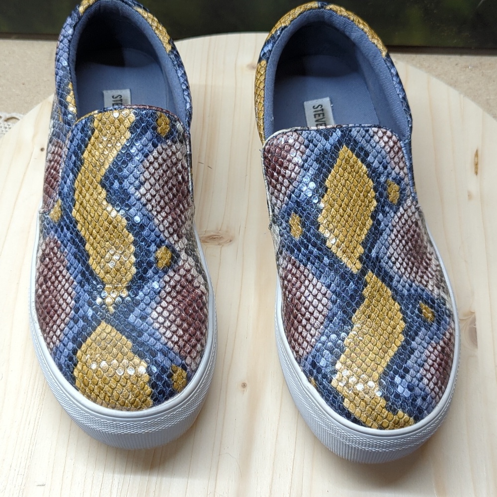 Madden snake print shoes